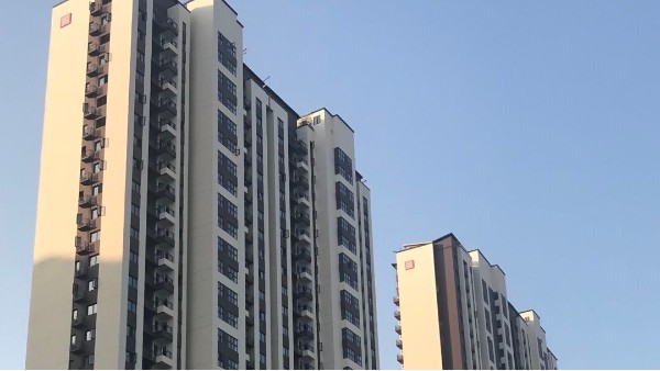 外墙真石漆腻子的施工标准是什么？